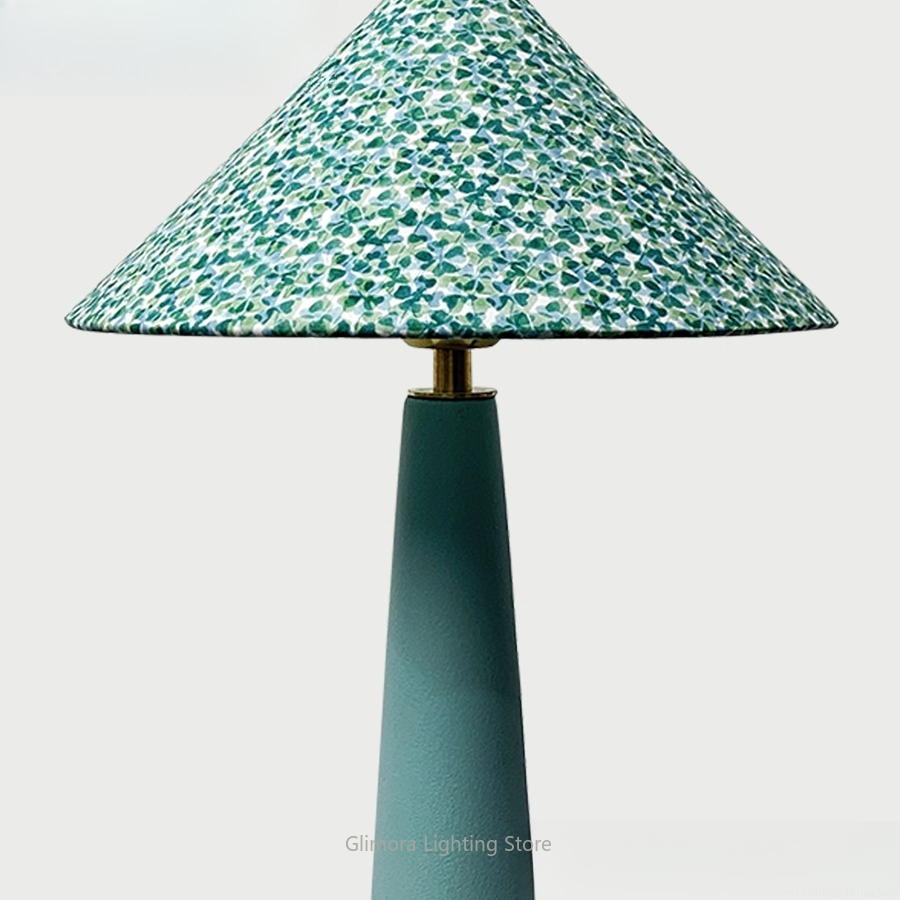 Lampada da tavolo a forma di o - Century Textile & Sewing Supply Photos recensione e prezzo